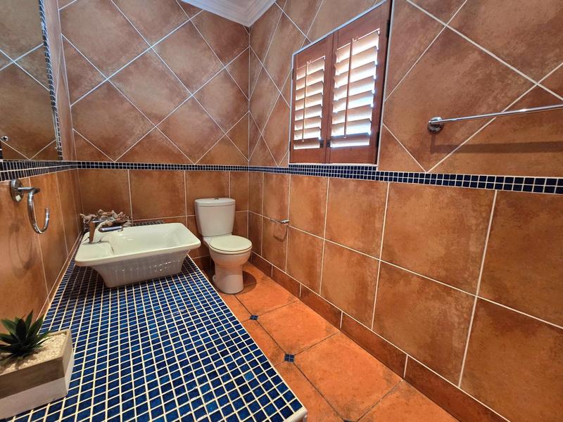 5 Bedroom Property for Sale in Golden Mile Western Cape